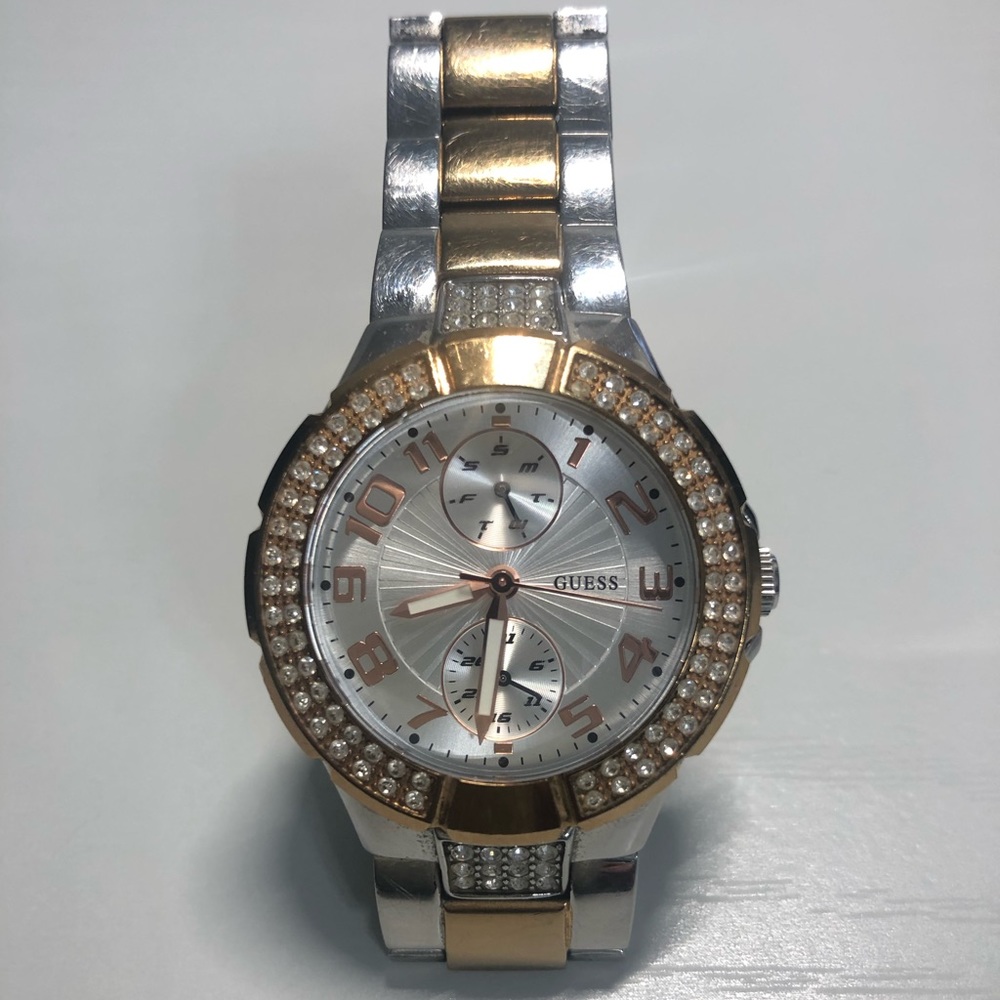 GUESS WOMEN’S WATCH
